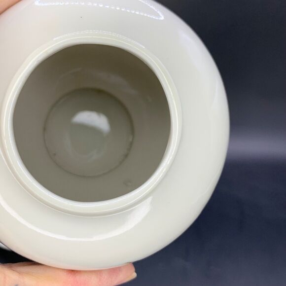 Vintage Japanese Ginger Jar with lid Gold trim Peacocks Flowers Berries Asian - Picture 8 of 10